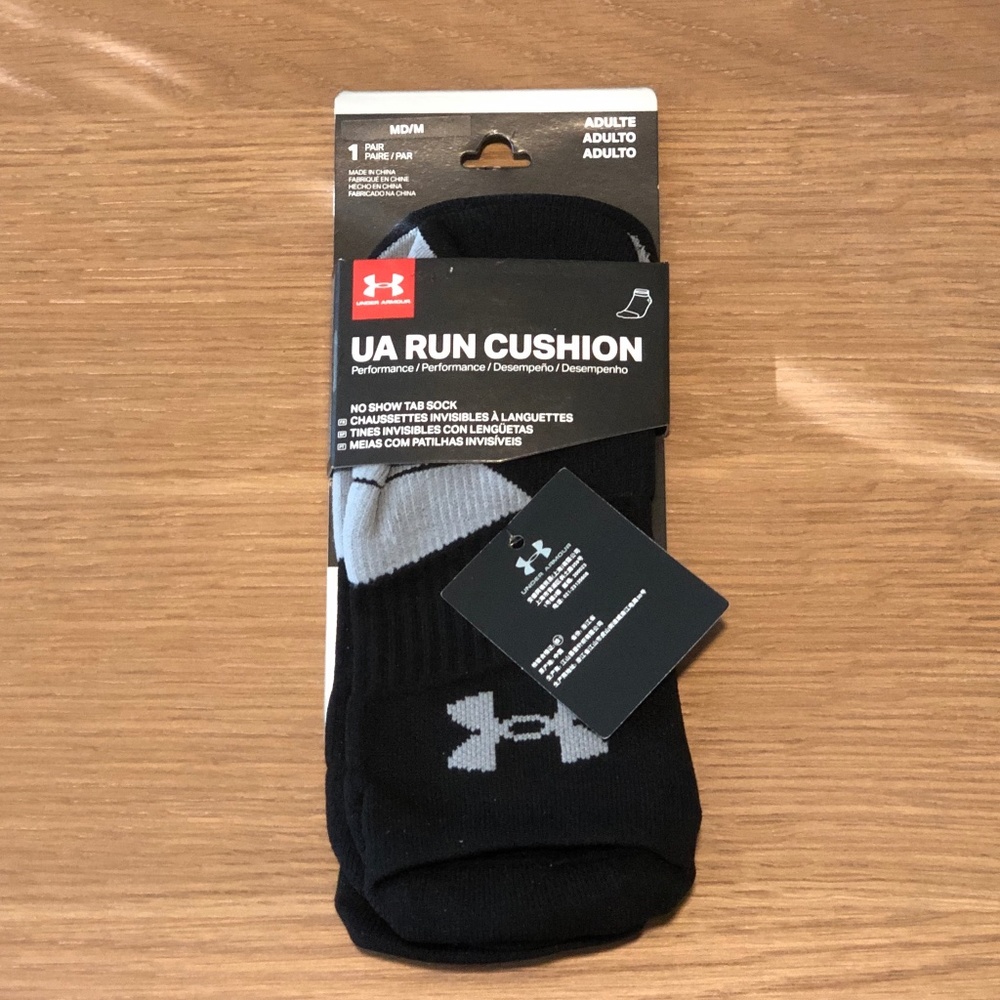 NWT Under Armour Run Cushion Black Socks